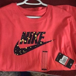 Large Nike shirt never worn